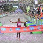 La etíope Belaynesh Oljira, ganadora de la Carrera de la Mujer en Bogotá.