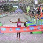 La etíope Belaynesh Oljira, ganadora de la Carrera de la Mujer en Bogotá.