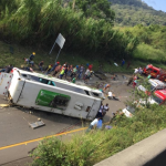 El bus cumplía la ruta Calima Darien–Yotoco y transportaba un grupo de 29 personas.