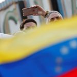 Guaidó jura como presidente