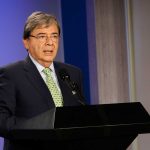 “Con respecto a la mención a Colombia en el cuaderno de notas que tenía en sus manos el señor John Bolton, se desconoce el alcance y la razón de dicha anotación”, dice el Comunicado del Gobierno Nacional dado a conocer por el Canciller colombiano.