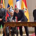 El Presidente Iván Duque estampa su firma en la Declaración de Santiago, documento que le da vida al Foro para el Progreso de América del Sur (PROSUR), del cual hacen parte, también, Argentina, Brasil, Chile, Ecuador, Paraguay, Perú y Guyana